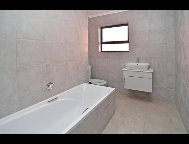 3 BEDROOM APARTMENT FOR SALE IN WITPOORTJIE